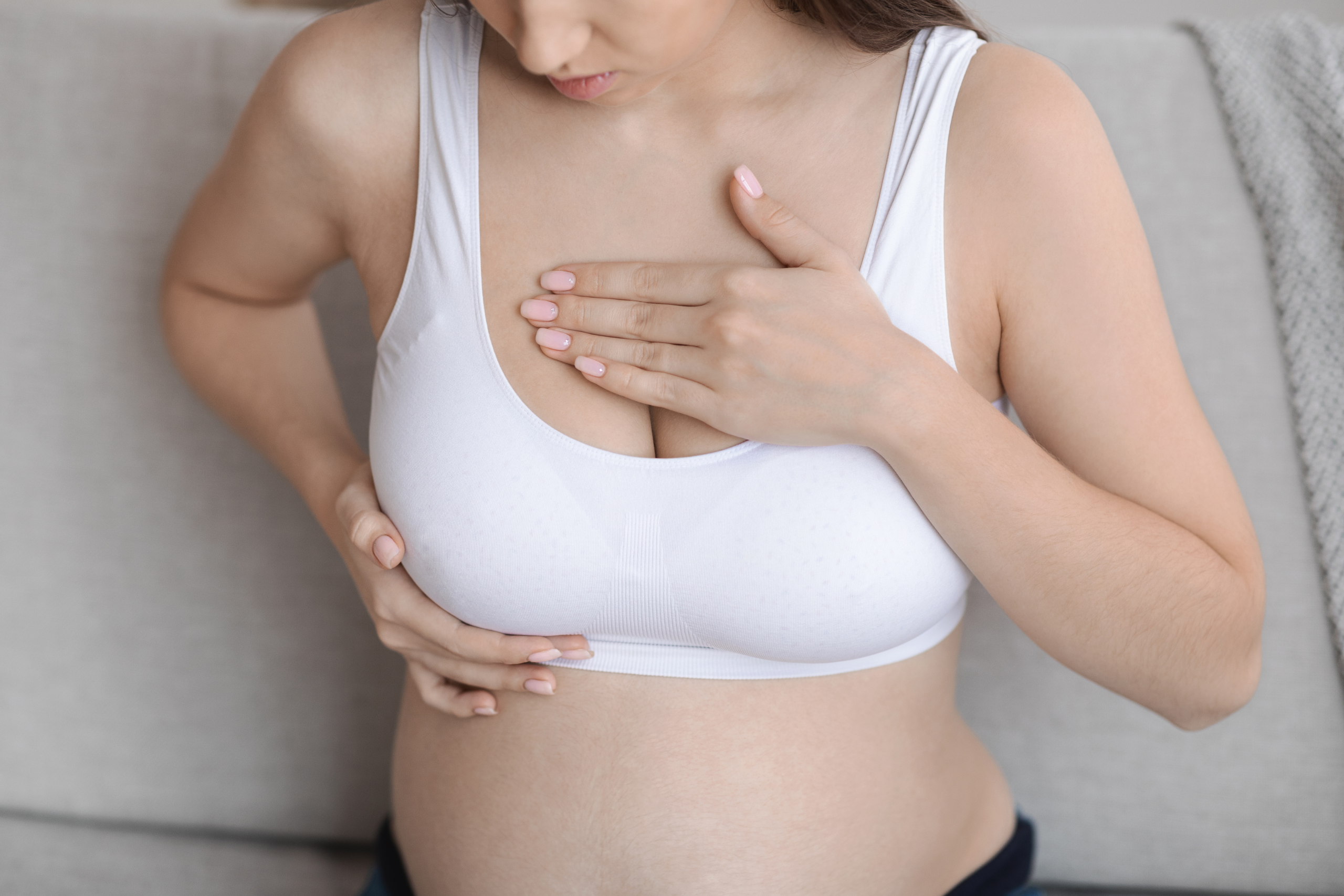 Breast engorgement: causes and solutions